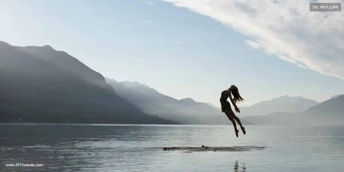 j9国际站官方网站——每一次挥拍 / 奔跑,都是对极限的挑战!🏸